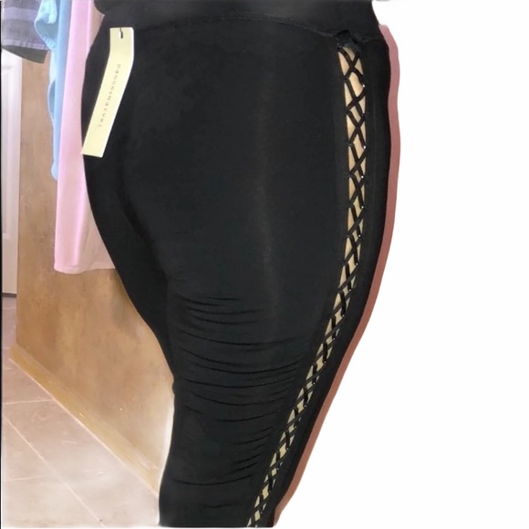 Lace up leggings - Picture 3 of 3